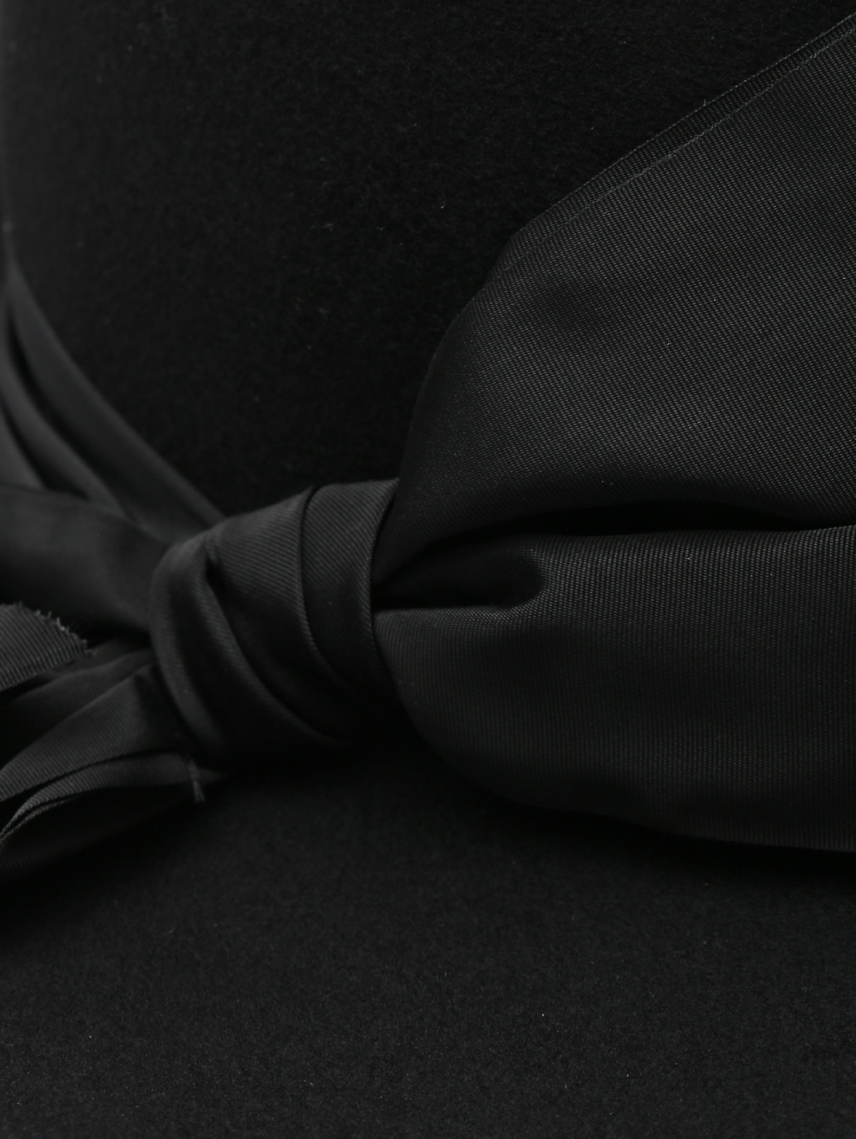 Шляпа шерстяная с бантом Eugenia Kim  –  Деталь  – Цвет:  Черный