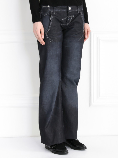 Широкие джинсы с контрастной вставкой - Модель Верх-Низ