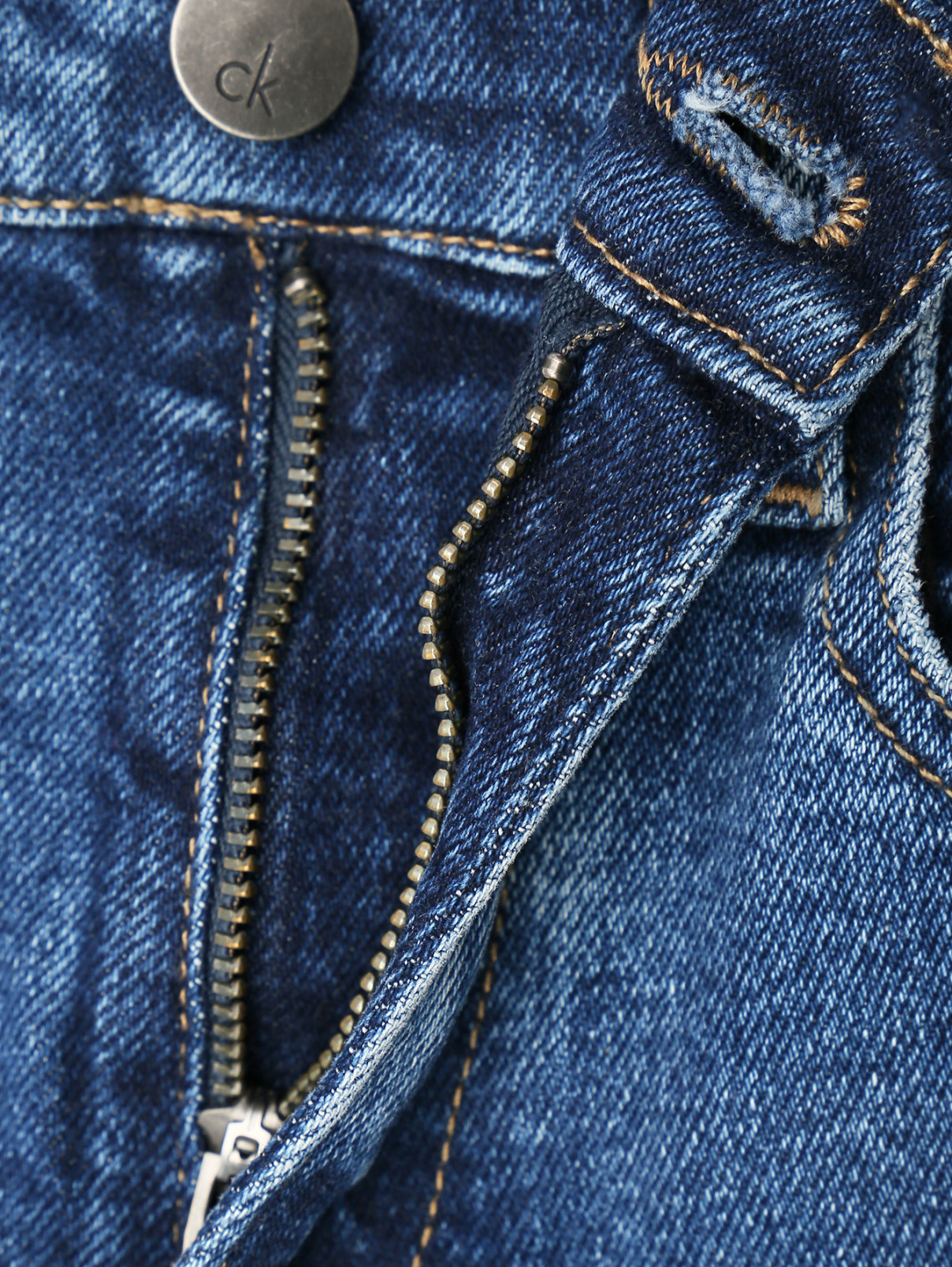 Джинсы из смешанного хлопка Calvin Klein Jeans  –  Деталь1  – Цвет:  Синий